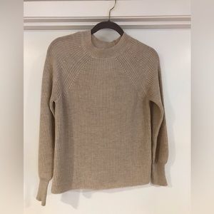 Jessica Simpson sweater